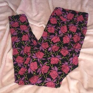 Lularoe ✨ - Black Lotus Leggings NWOT